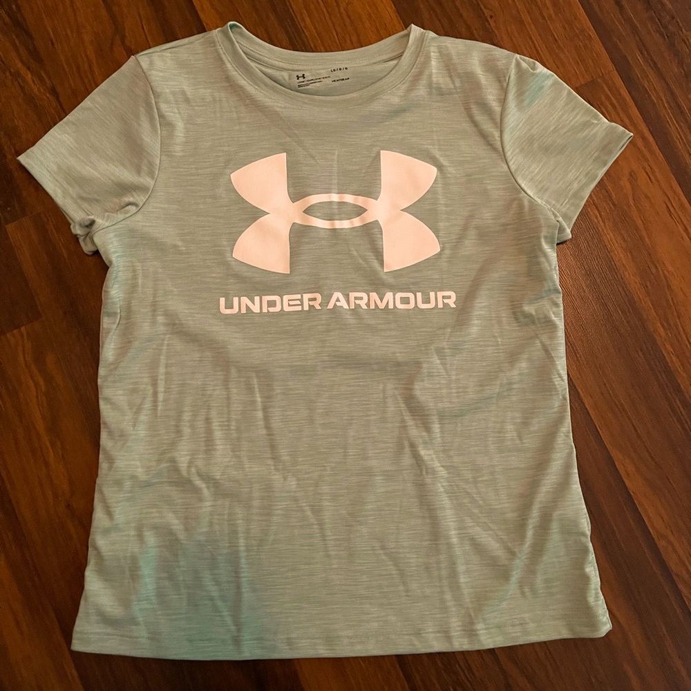 Women’s Under Armour Tshirt